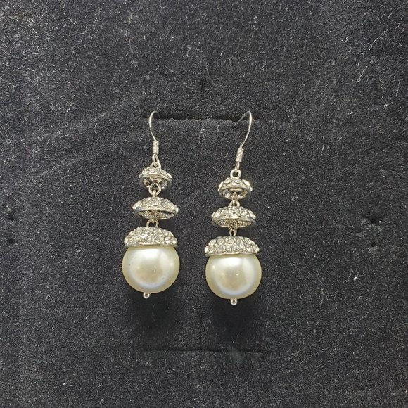 Ali Khan Silver-Tone  Pearl and Rhinestone Drop earring with gift box - Picture 4 of 5